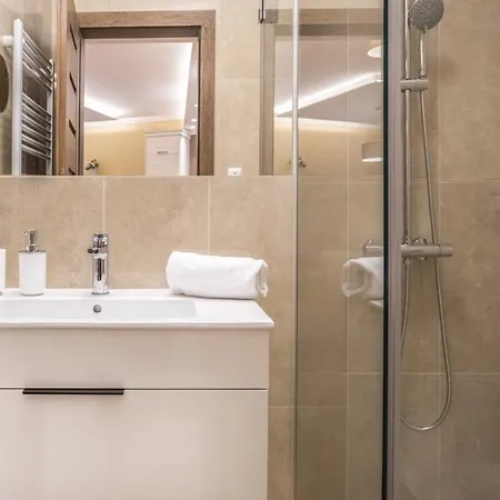 Apartman Carbona 205 *